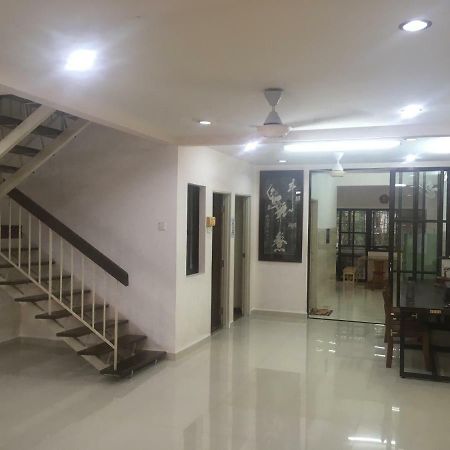Sweethome For Travelers Seremban Exterior photo